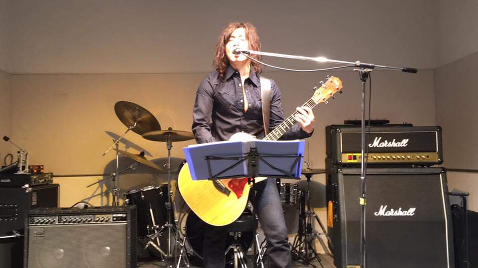 ギター教室講師 中山貴司先生のプロフィール